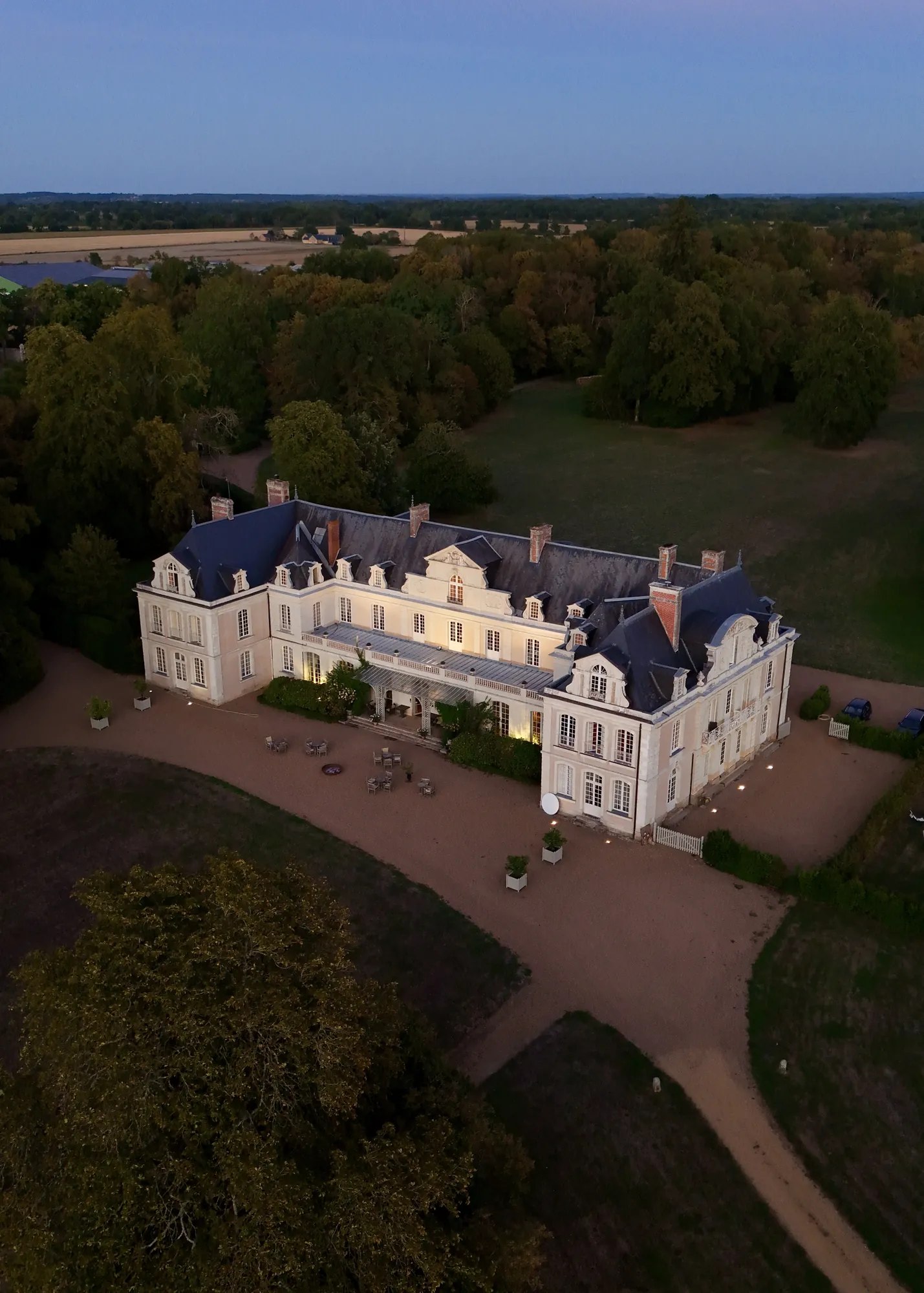 Château à l'heure bleue, vue aérienne